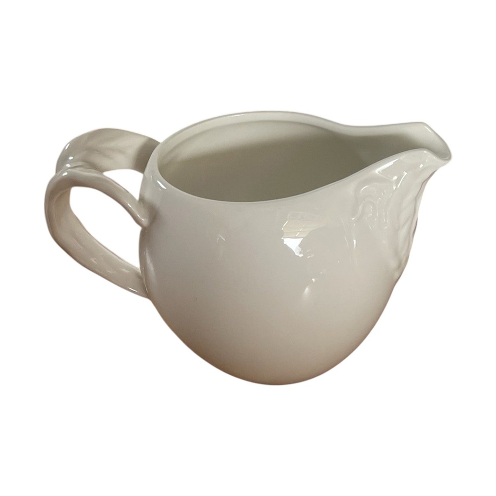 Villeroy & Boch Foglia Creamer Pitcher White Fine Porcelain Leaf Embossed Design